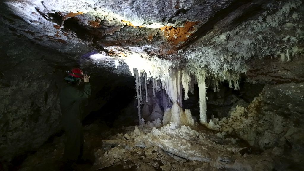 Descenso a la cueva más bonita del mundo